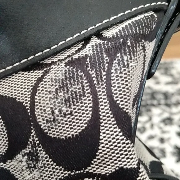 Authentic Coach Shoulder Bag - Picture 8 of 13